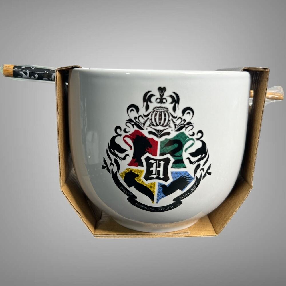 Harry Potter Hogwarts Ramen Bowl with‎ Chopsticks 20oz-NEW